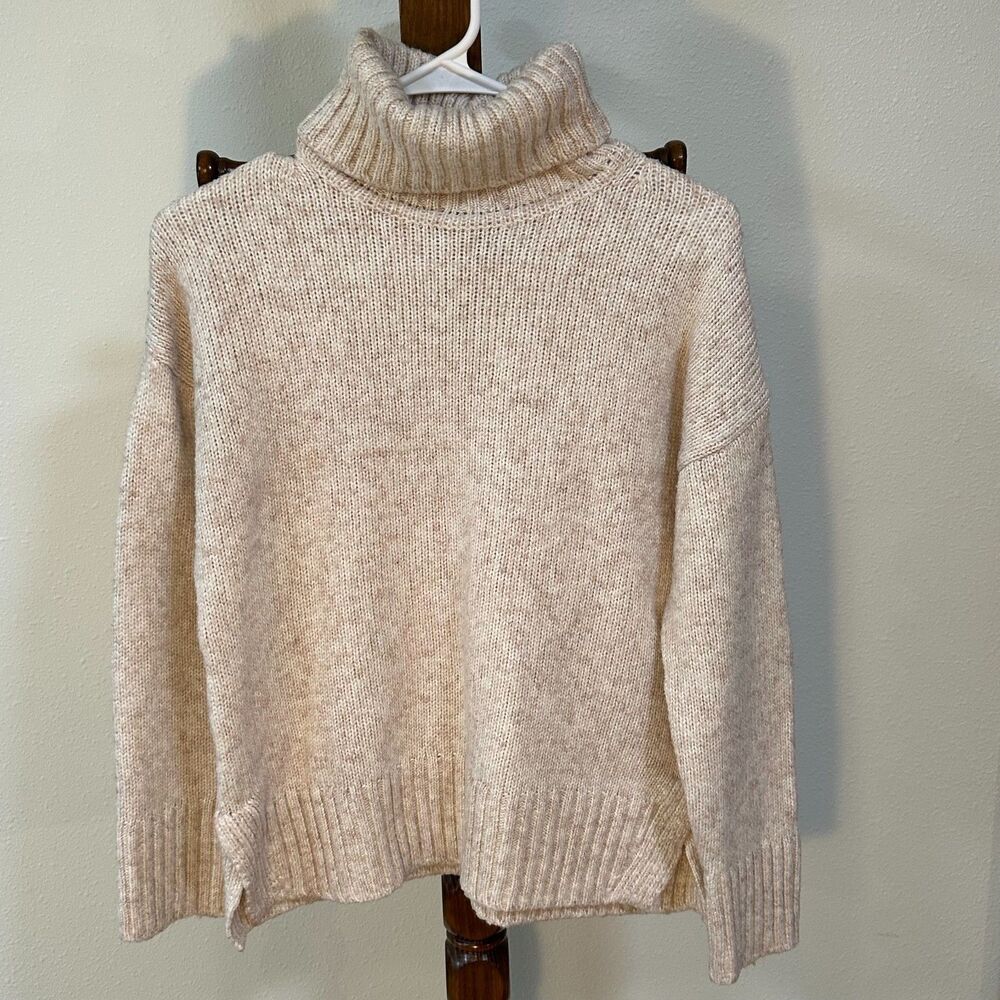 Banana Republic Petite Small Turtleneck Sweater Cream Knit Long Sleeve